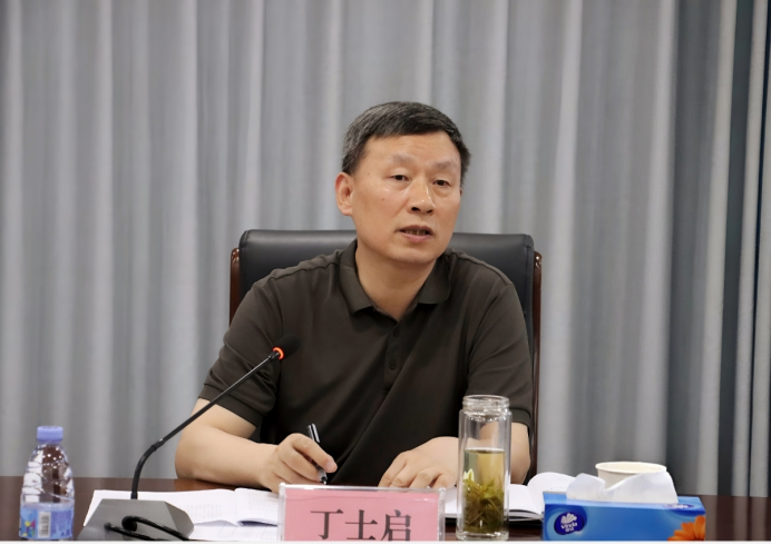 丁士啟到公司調研